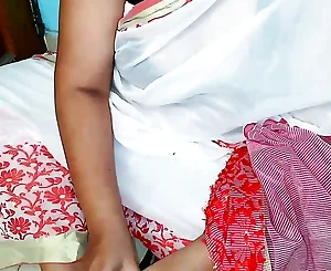 (Family Sex) StepMom chopping vegetable all of a sudden saree fell from her chest i seeing massive baps & ravaged Her-Cum on her rump